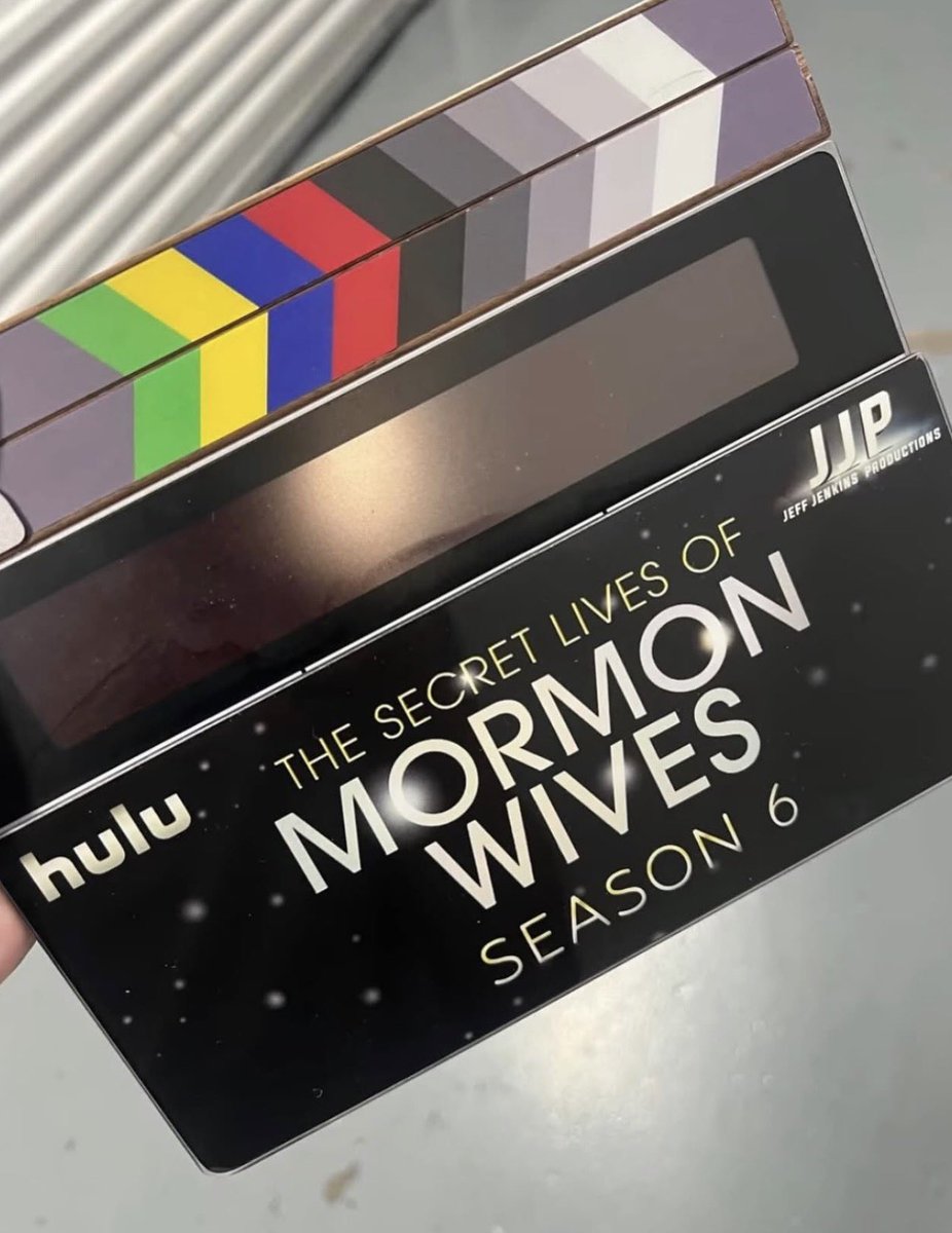 kaeleb0813's tweet photo. #SLOMW S6 has began filming!
despite the controversy - the star of the show, taylor frankie paul, has already confirmed her return!🎥
#SecretLivesOfMormonWives https://t.co/8X8bLD8ZDc