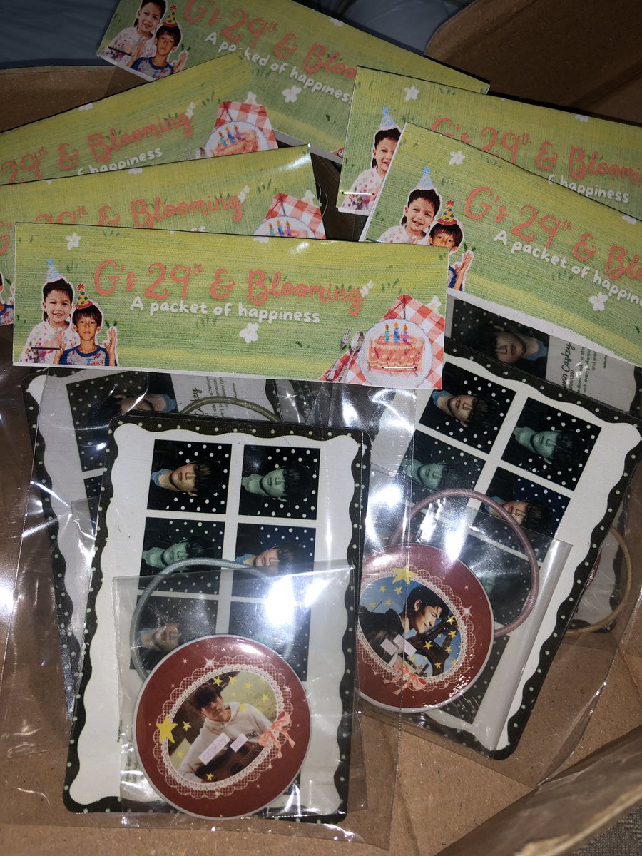 Haahchu's tweet photo. ˙ . ꒷ 🍰 . 𖦹˙Gawin Birthday Freebies by chaacu at Blok M˙ . ꒷ 🍰 . 𖦹˙

ingin ikut meramaikan blok M xixi, inii sedikit bangeett jd kalau ketmu say hai ajaa yaa kalau masi ada pasti aku kasihh☝🏼

mari rayakan Birthday gawin dengan penuh cintaaa👩‍❤️‍💋‍👩
#Growing29WithGawin https://t.co/Y7jdN2nNBr