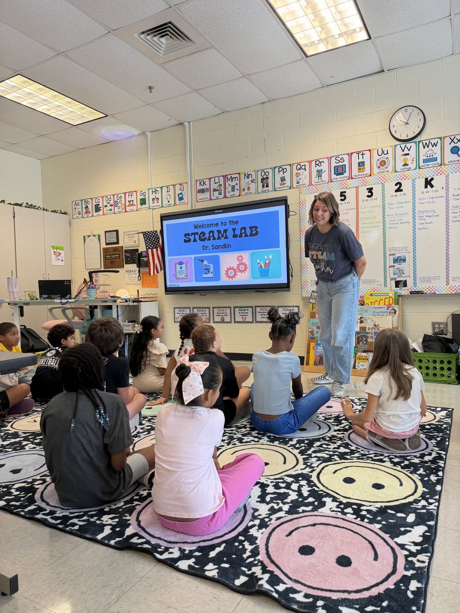 STEMcobb's tweet photo. We loved spending time @patriotsccsd today to see @MrsAbbySandlin in her new role there! We are so proud of our #STEMCobb #CTLA graduate as the new STEAM Lab teacher! 🔬🧪🥼 https://t.co/3HkHOLLaJ2
