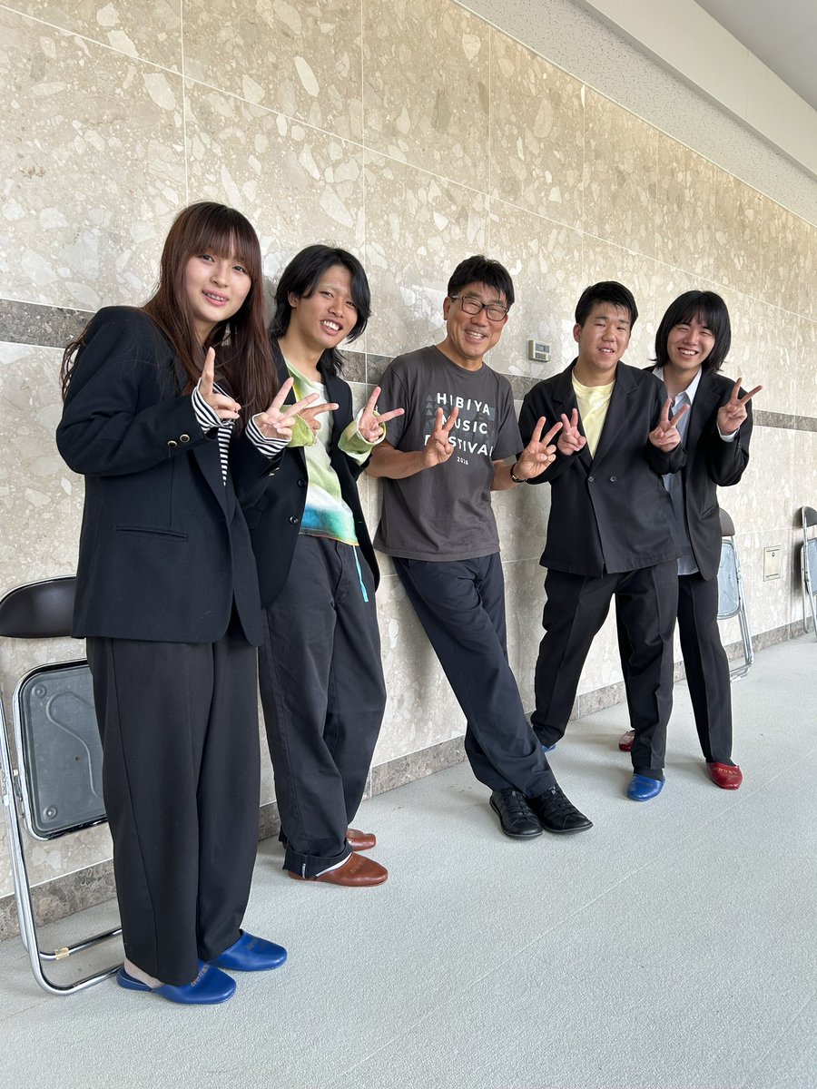 zoozoosea_band's tweet photo. 本日は、福岡県高文連第40回生徒特別技術講習会にて、亀田誠治さん(@seiji_kameda )による特別講演のOAを務めさせていただきました！✨
貴重なお話をたくさん聞かせていただき、本当に刺激的な一日になりました。詳しくは写真と一緒にぜひご覧ください！

#zoozoosea
#高文連
#亀田誠治　さん
#福岡 https://t.co/OlEqZR9wHu