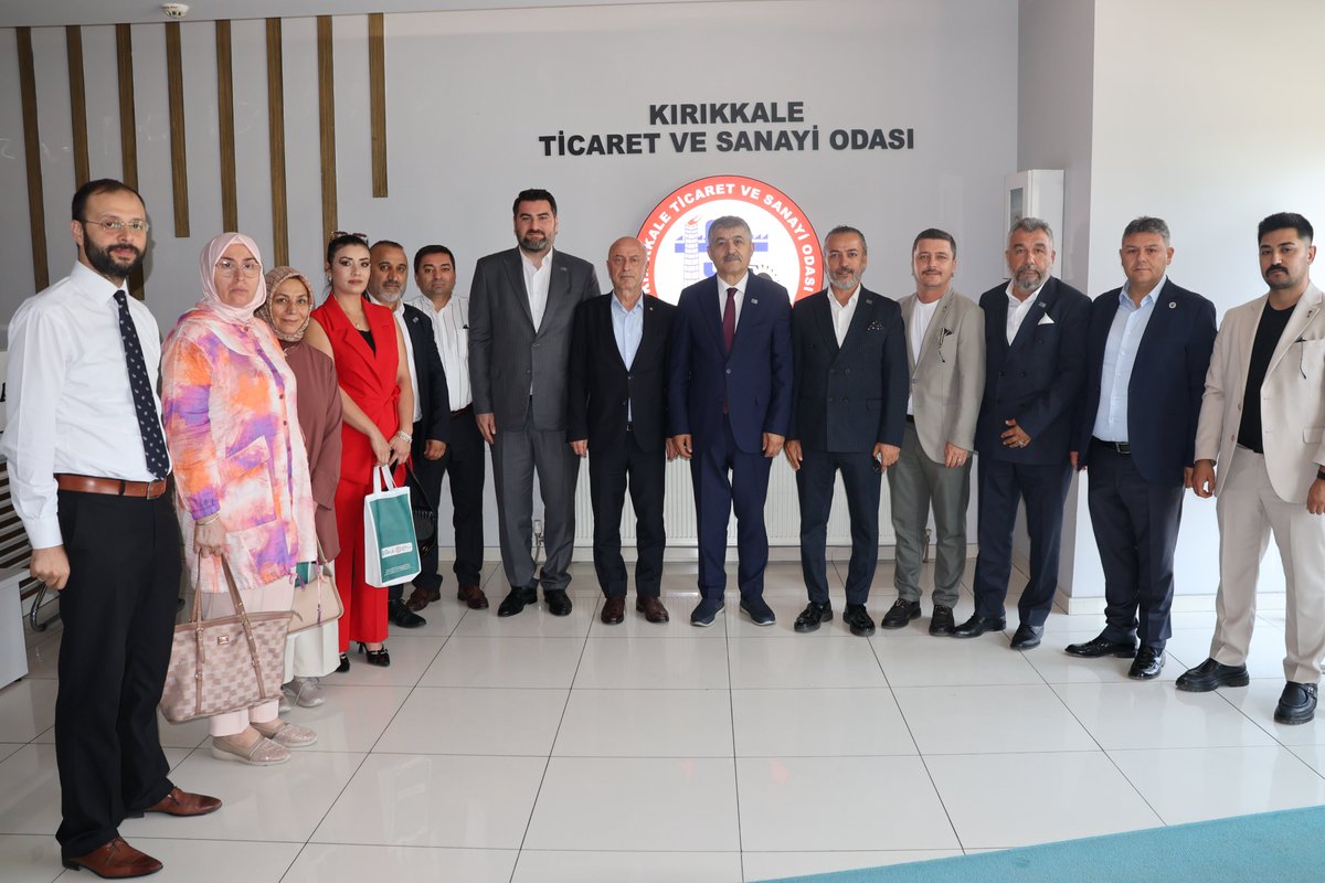 KirikkaleTso's tweet photo. Anahtar Parti Genel Başkan Yardımcısı Hayati Çetin, İl Başkanı Korhan Özaydın, genel merkez ve il teşkilatı yöneticileri Yönetim Kurulu Başkanımız Ahmet Varlı'yı makamında ziyaret ettiler. Nazik ziyaretlerinden dolayı kendilerine teşekkür ederiz. https://t.co/4qRo8stsVK