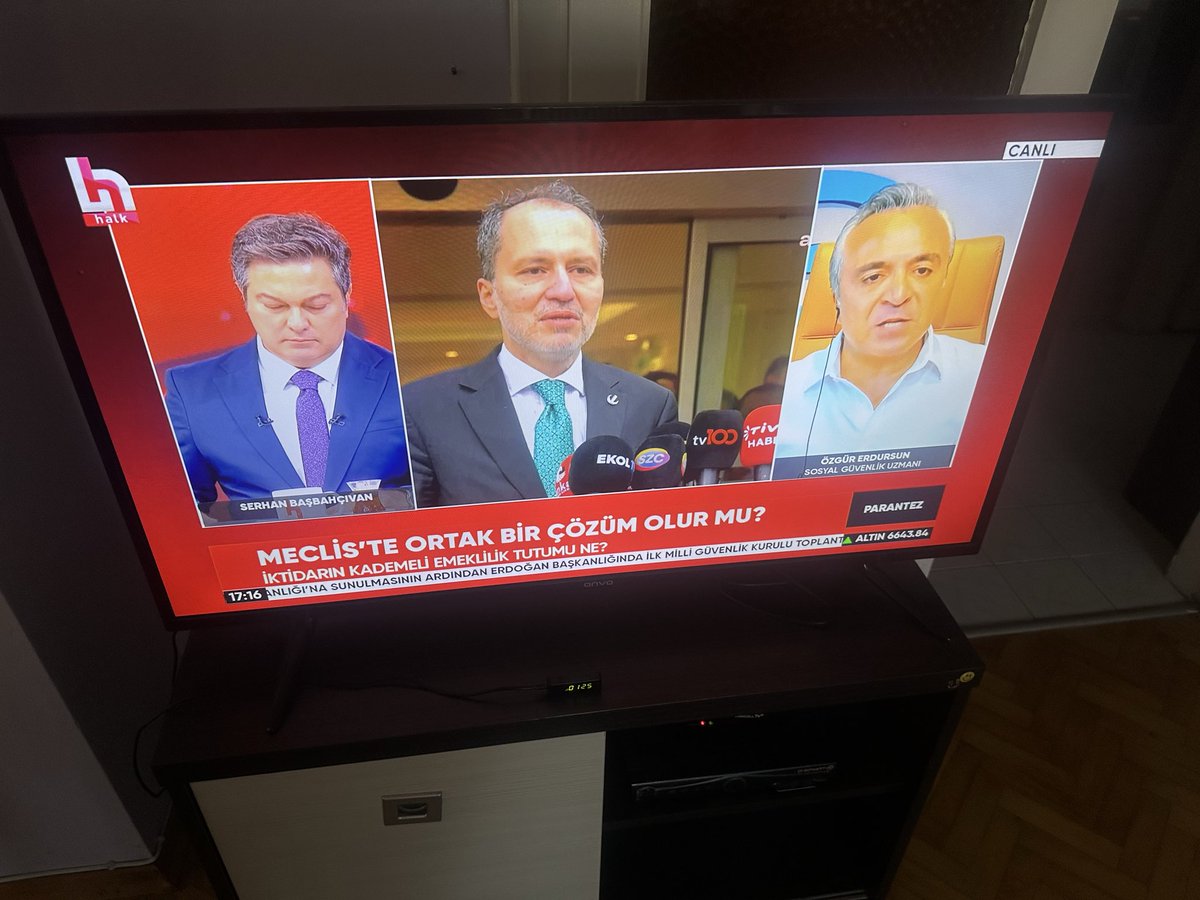 tatargokmen34's tweet photo. Kademeli emeklilik heryerde #HükümetKademeyiVer https://t.co/VyPwm5OSEn