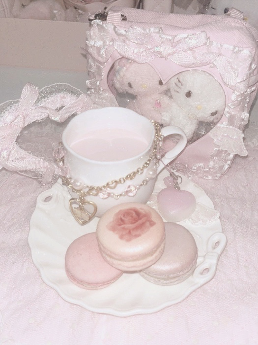 selsbank's tweet photo. just received {11} coffee ۶ৎ from Fbj124 on Throne. hot! gimme gimme <3 https://t.co/qBGmMdWm5F