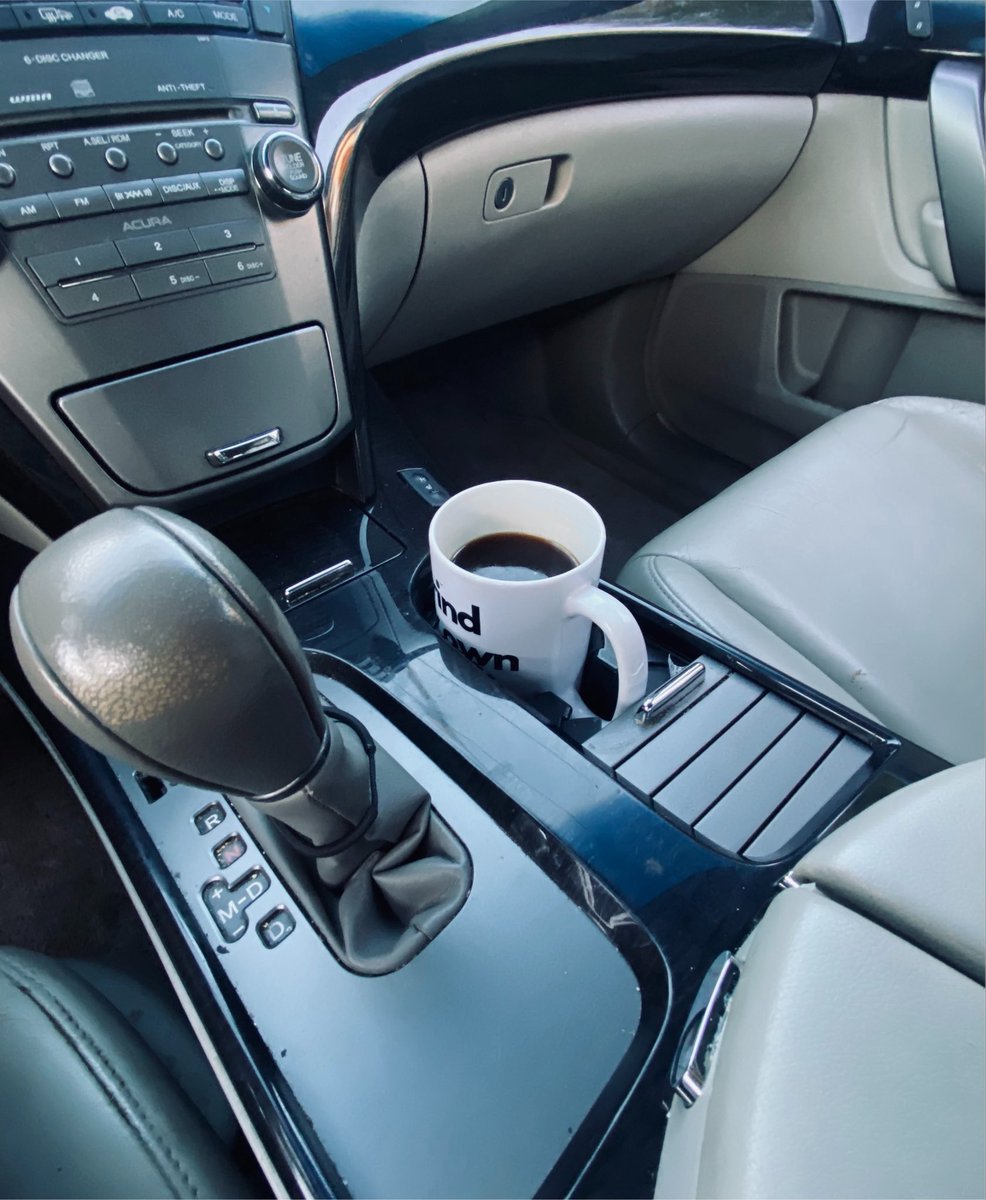 coffeebean74461's tweet photo. “Travel mug”
#travelmug #coffeetogo #fridayvibes #oldcar https://t.co/mnmUSrpzNC