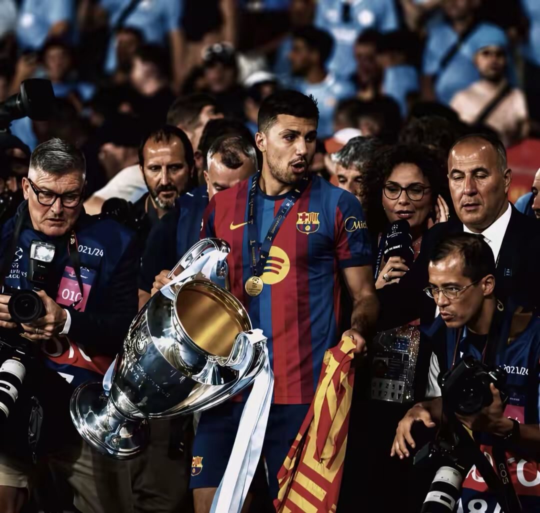 yourmohae's tweet photo. I have a dream..
UCL 2027 in 💙❤️ https://t.co/pj31L1cSDa