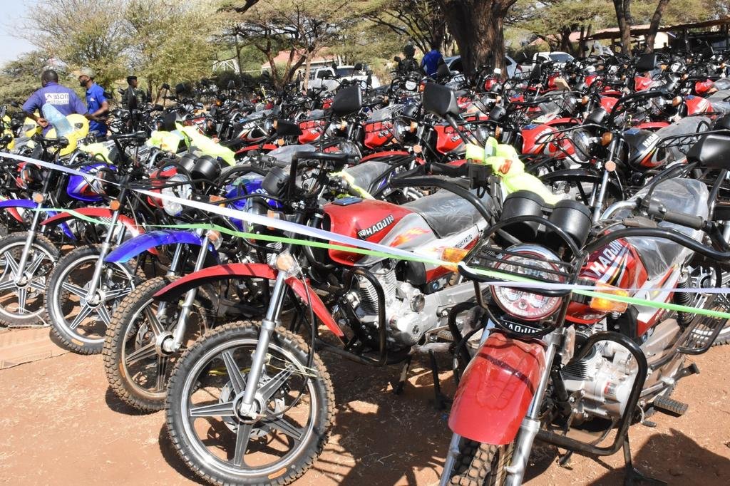 DibaHalkan37217's tweet photo. Governor Abdi Guyo provided enablers to economic freedom to several youths and women groups by giving them nissans, motorbikes ,sewing machines
#IsioloRisingKE https://t.co/m8ZgR8bKG8