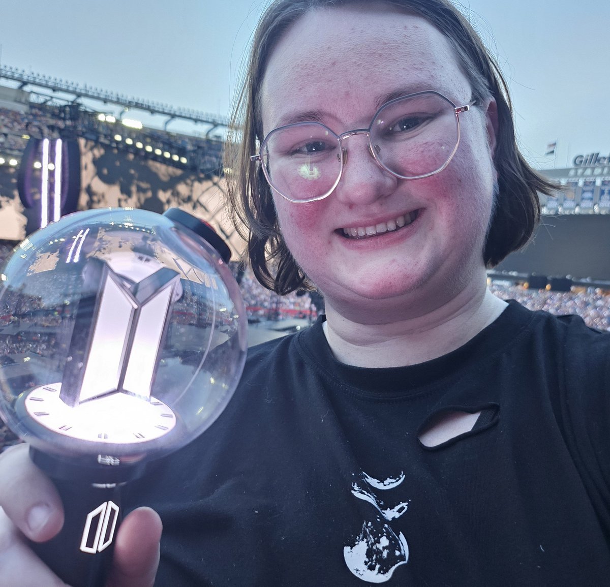 brizycat18's tweet photo. Shout out to Gillette D2 aka the best night of my life💜 https://t.co/QDEpY6dEfN