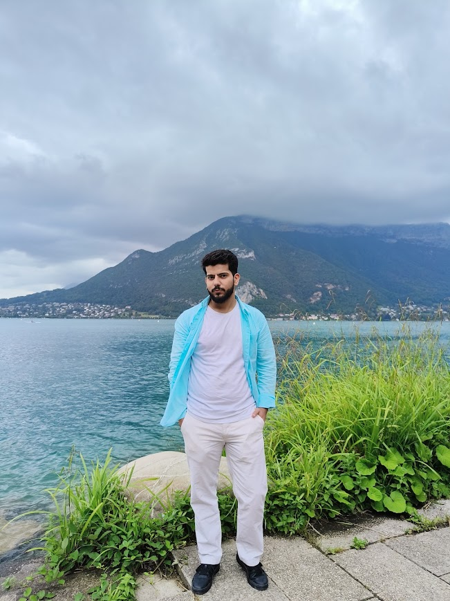 NishchalPr65627's tweet photo. Took a break from Framer to explore Annecy.

Beautiful city, and grateful that this work gives me the freedom to do things like this https://t.co/ptDqtR4tv4