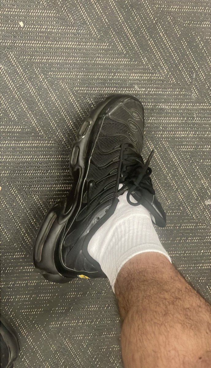 MaitreMax75's tweet photo. Je vends mes chaussettes blanches bien odorantes😈🧦

Rt ou passe Dm pour avoir comme trophée les chausettes de ton alpha tout puissant 

 #cashmaster #cashslave #slave #findom #cho7 #feetdomination #master #chausette https://t.co/xfQK1UDvLK