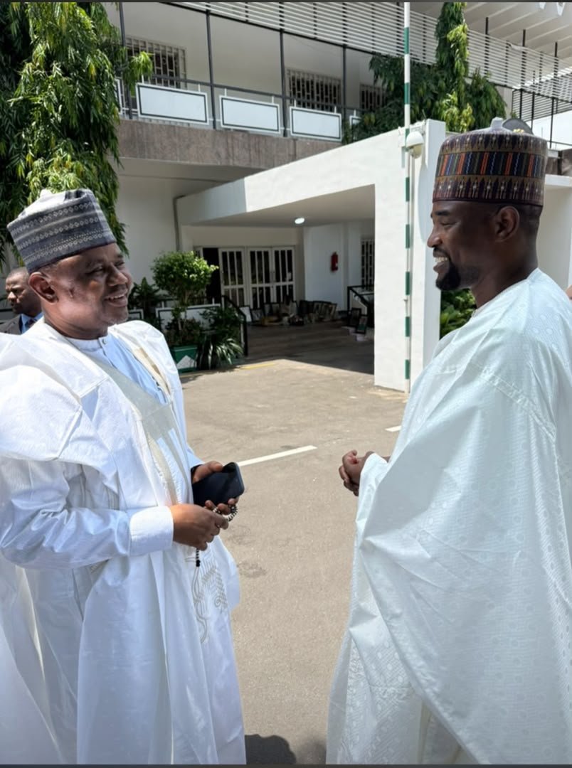 MuhammadIb2354's tweet photo. A moment of significance as @abba4779 Umar, FNSE, Executive Director of Engineering and Technical Services, Nigerian Ports Authority (NPA), met with the incoming Governor of Borno State, Alhaji Mustapha Gubio. https://t.co/tOk5swiYUa