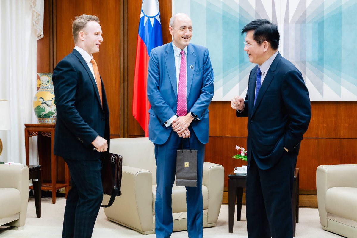 chia_lung's tweet photo. Taiwan’s democracy is gaining global recognition. I met with @FreedomHouse President Jamie Fly to discuss human rights, democratic resilience, and closer cooperation with civil society across the Indo-Pacific. Taiwan will continue working with democratic partners worldwide. https://t.co/mhHVmzgSLG