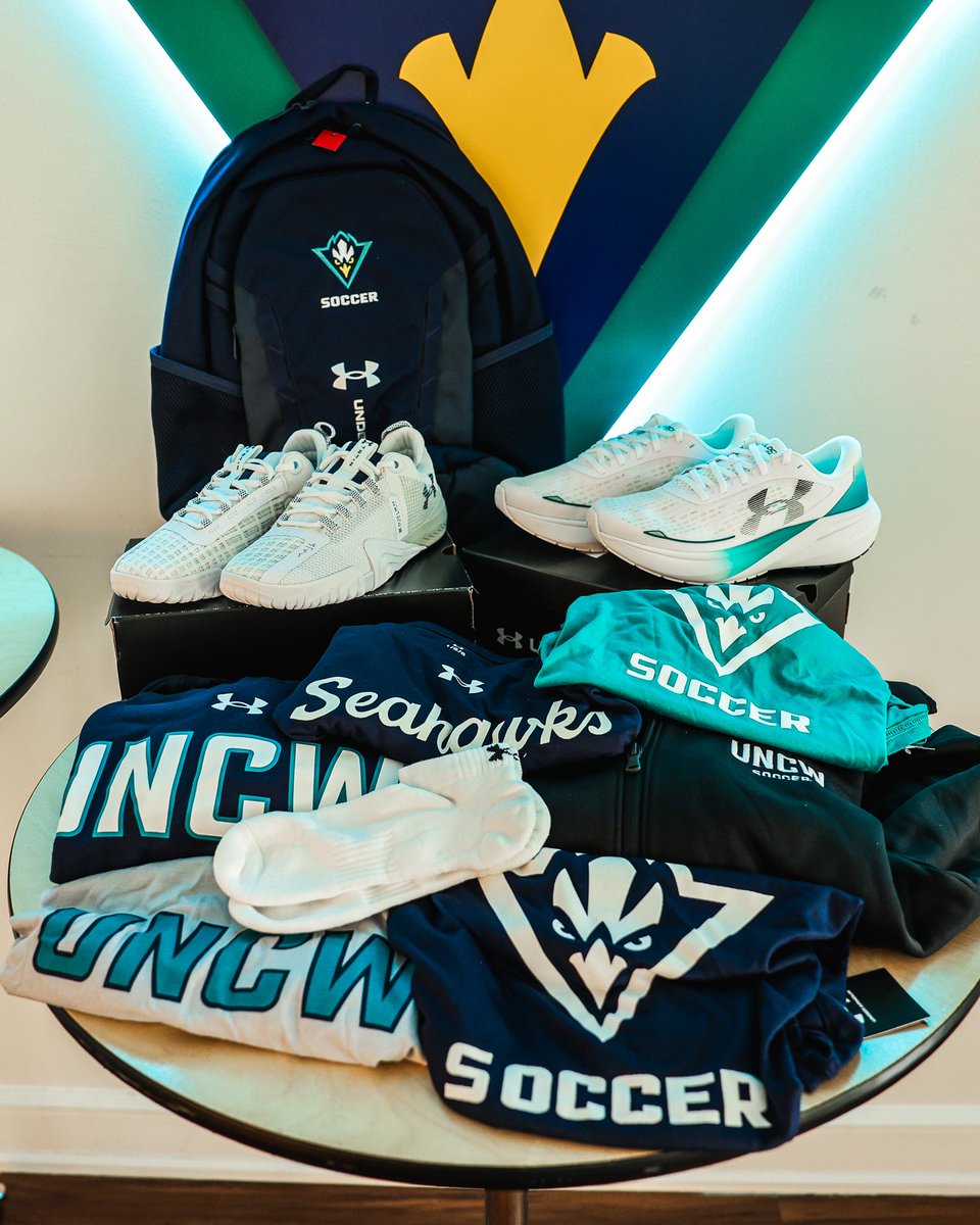 UNCWSoccer's tweet photo. 🆕 gear just dropped 

#SeahawkSoccer https://t.co/BBAarheUxc