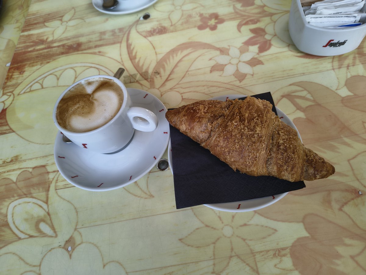 TomasKnedlik's tweet photo. Gravel & caffè & brioche😍
#impulso https://t.co/5ojHMW3BjV