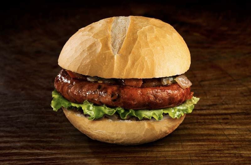 taytarantula's tweet photo. Choripan no Brasil // choripan na Argentina https://t.co/4y80Y8MWdp