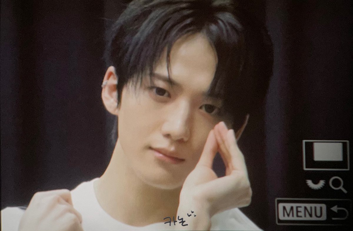 mj__410's tweet photo. 260807 싸이커스 민재

민재선배 마라탕 같이 먹장😝

#싸이커스 #xikers #민재 #MINJAE https://t.co/mEXYcV4lHW