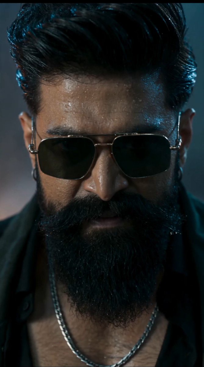 LoyalYashFan's tweet photo. Team Raya - LIKE ❤️ 
Team Ticket - RETWEET 🔁

Team RUGGA - COMMENT 😂

ToxicTRAILER TOMORROW

#Yash | #ToxicTheMovie https://t.co/I1WshbiUZY
