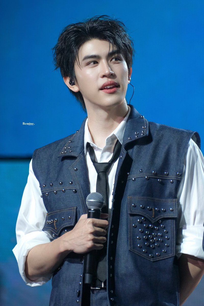 echupaholic's tweet photo. MAHA DAHSYAT SAVE SAISAWAT🛐🛐🛐🛐🛐🛐

#JuniorMarkConcertD1
#Savesaisawat https://t.co/MujC2n9Vso