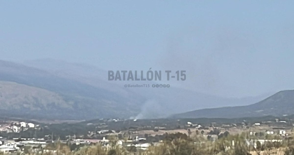 Batallont15's tweet photo. #Cáceres | Declarado un incendio forestal en el embalse de Plasencia; #IFCasasDelCastañar.

🔴Nivel 1 por posible afección a edificaciones aisladas.

Trabajando #BomberosForestales del #PlanINFOEX ,medios de @DiputacionCC y @mitecogob. https://t.co/tYwcj7uswU