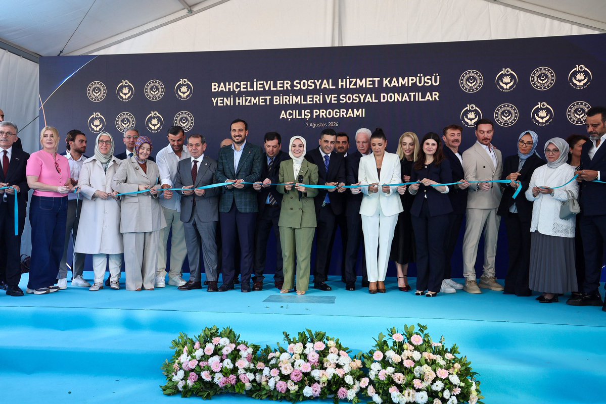 abdullahozdemir's tweet photo. Bahçelievler Sosyal Hizmet Kampüsü, yeni hizmet birimleri ve sosyal donatı alanları evlatlarımızın hizmetine açıldı.

Aile ve Sosyal Hizmetler Bakanımız Sayın @MahinurOzdemir‘in katılımıyla hizmete açılan bu çok yönlü tesiste kıymetli evlatlarımızla bir araya geldik, neşelerine ortak olduk.

Sayın Bakanımıza ve emeği geçen tüm paydaşlara katkıları için teşekkür ediyorum.