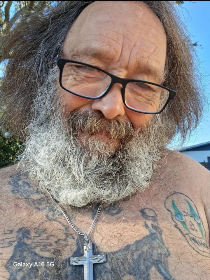 wettysabrina's tweet photo. I need a girlfriend. 
Can I DM you Zangi 6459994898? https://t.co/hhHjOiKvH9