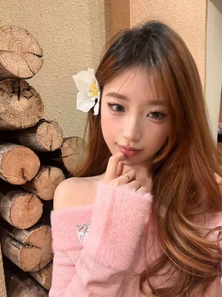 yingbojc's tweet photo. 高颜值黄毛大学生精神小妹清纯甜美外表下极品反差母狗酒店身穿情趣制服被干！ 点击主页观看 #精神小妹 https://t.co/yIH3Xt7MFQ