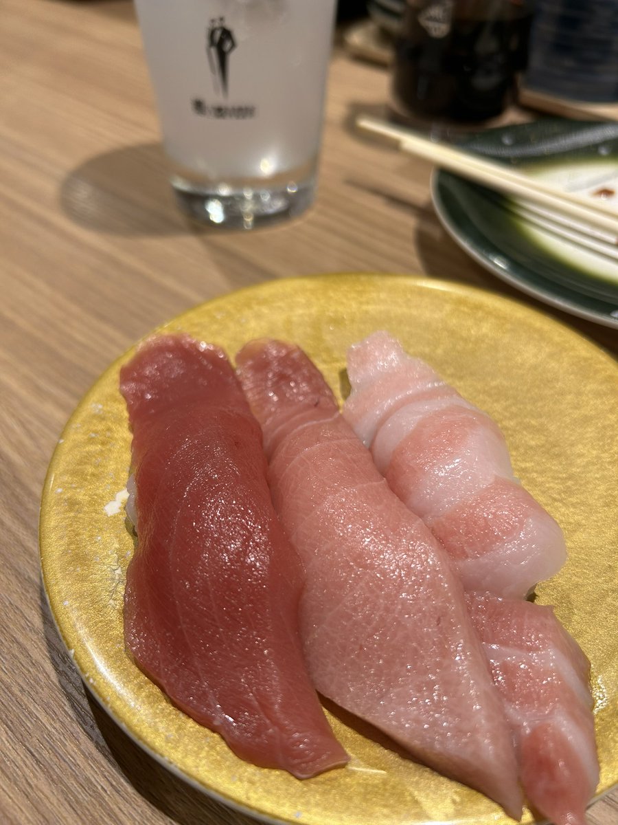 sesirukun's tweet photo. 博打で得た金はさっさと使っちゃおうねぇ〜 https://t.co/4Cd1xuNgvN
