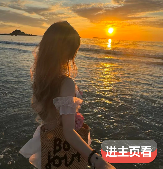 fred0516's tweet photo. 逛到一家卖香薰的小店，#交友 味道治愈，#上海 想找同好哥哥一起挑哈，更多日常在主页。#反差。 https://t.co/1ie56nQiqb