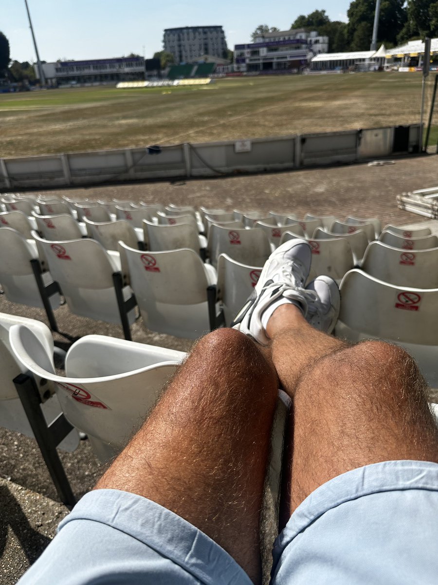 Jonselwood1's tweet photo. Just reflecting on someone who loved his cricket @greatwaltham before his wake at Essex county ground: #robbo https://t.co/uLcNl0iHu8