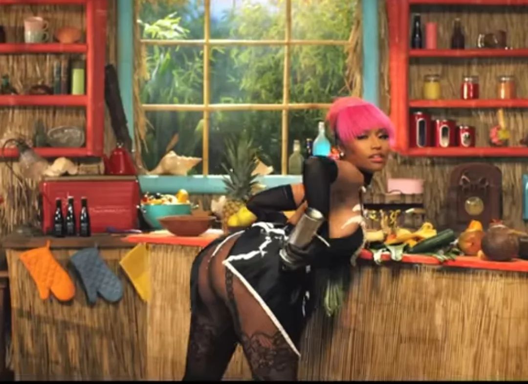 NishCurse_'s tweet photo. This scene from Anaconda lives rent-free in pop culture history. https://t.co/l7DjHHlHpP