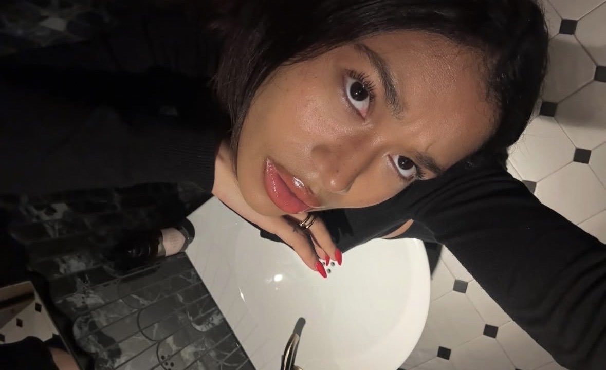 MRF_Queens's tweet photo. Je vous présente Anaïs, la pute de meuf d'un abonné 😏
Soyez sans filtres avec cette chienne, si vous la kiffer j'ai de quoi faire pleins d'autres posts sur elle quand je le déciderais 😈
#IRL #Proches #Meuf #Cocu https://t.co/A4904i9w45