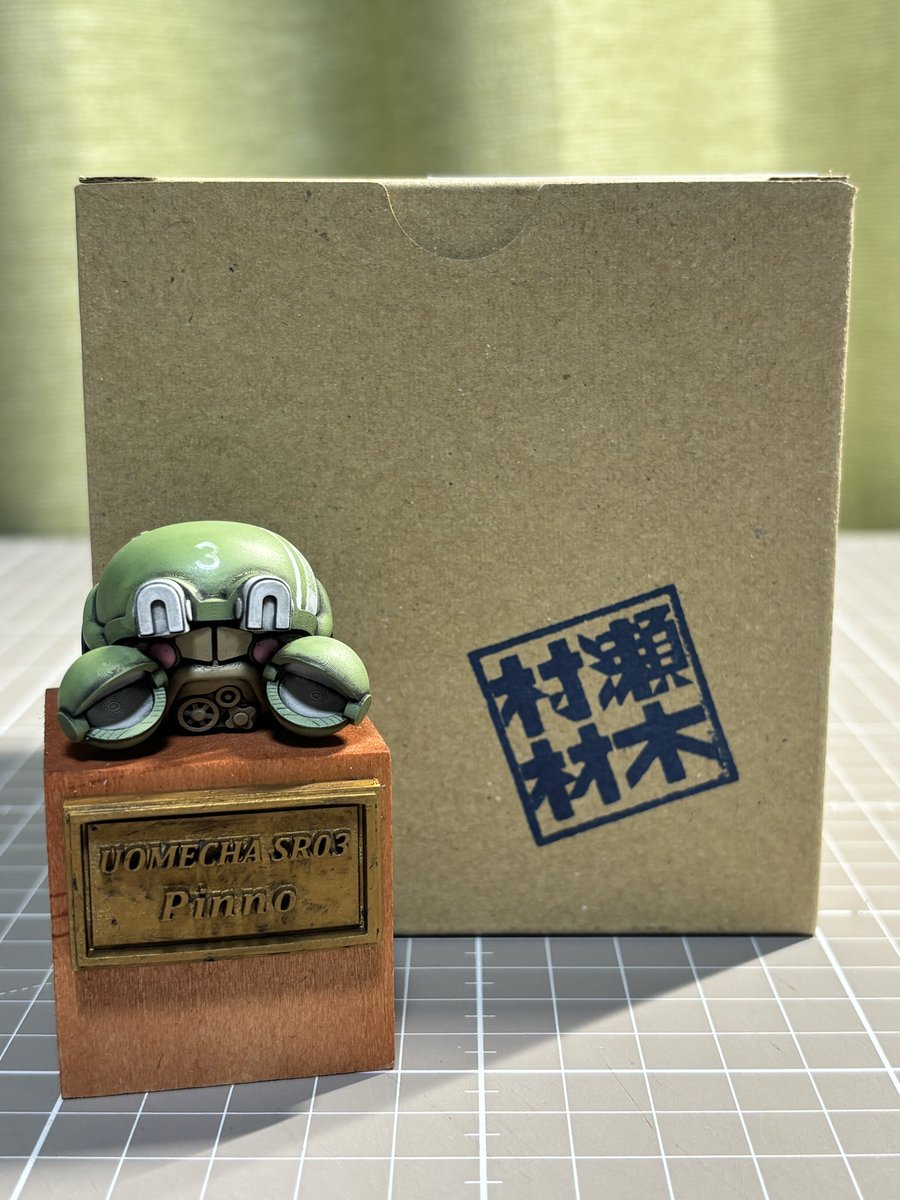KRMB_0515's tweet photo. ワンフェスの戦利品④
村瀬材木さん(@Latimeriaa)からはピンノ 限定カラー『フロッグ』をお迎え！

前回のピンノに引き続き限定カラーも手に入れる事が出来ました！
初回生産版の番号は8番から3番に。

頬の部分がピンクに塗装されていて可愛さに磨きが掛かり更に愛らしい🦀🐸

#WF2026S
#ワンフェス https://t.co/A3GjEl9EVi