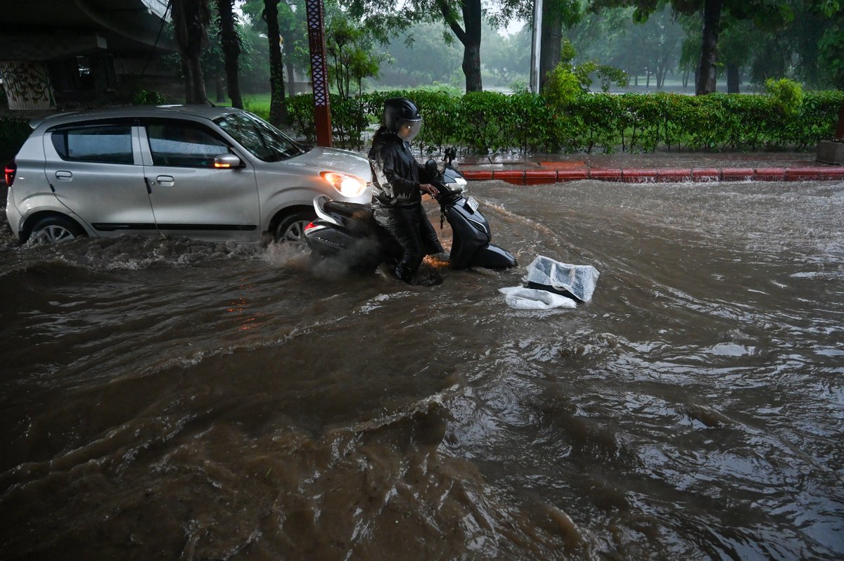 htTweets's tweet photo. #InPhotos | Commuters wade through a waterlogged stretch near the Mahamaya Flyover in Sector 44 after heavy monsoon rains caused flooding on several roads in Noida on Friday, August 7, 2026. 

📸: Sunil Ghosh/Hindustan Times

Stay updated with all the stories that matter — download the Hindustan Times app
