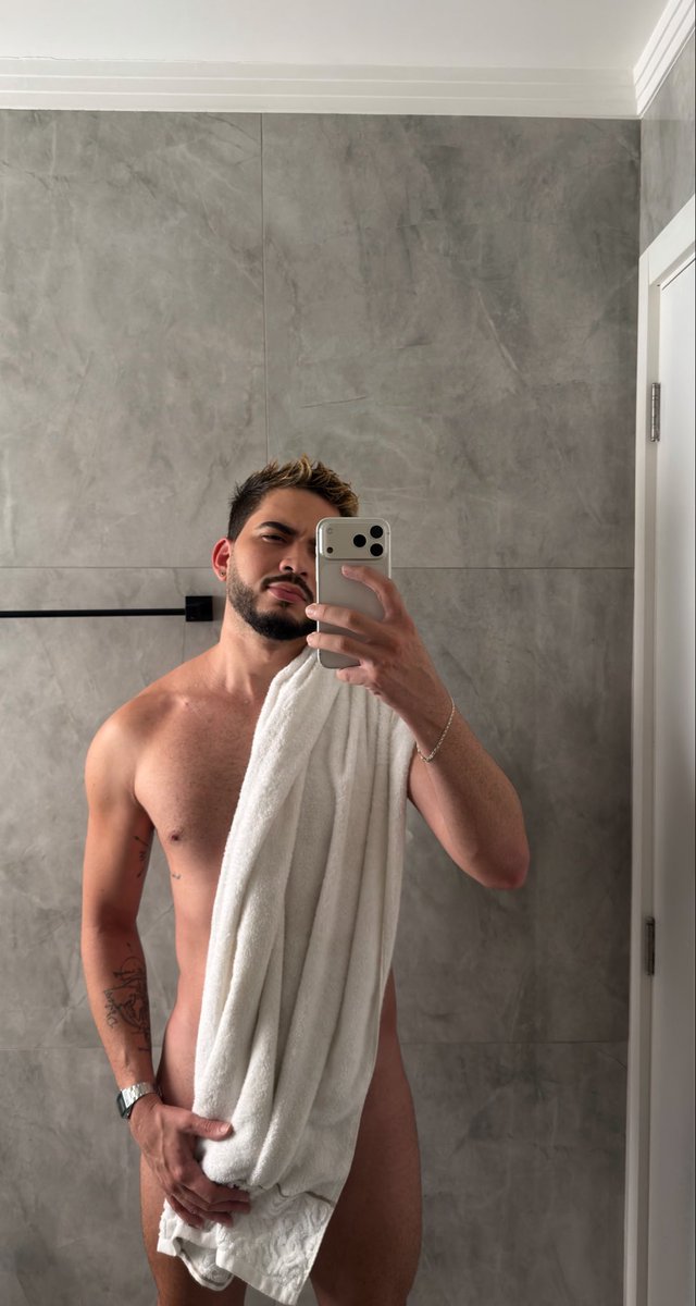 dhyegoo__'s tweet photo. banhozinho 💦🥵 https://t.co/nx1jq0YZPC https://t.co/BWtVNEKTl2