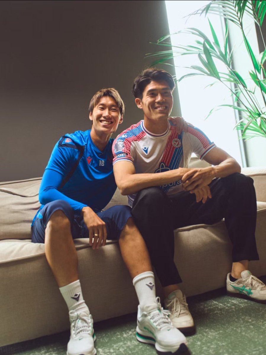 JPNImages's tweet photo. チームに冨安がいることへの鎌田の喜び #鎌田大地 #冨安健洋

@CPFC https://t.co/8E5QWYOYjX
