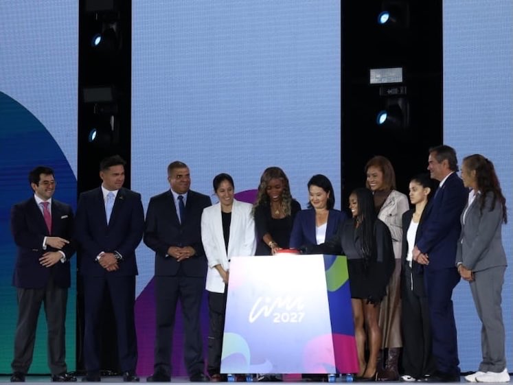 roxanarochag's tweet photo. Con los #JuegosPanamericanos y Parapanamericanos #Lima2027, el Perú estará nuevamente ante los ojos del mundo. Por ello, exhorto al Ejecutivo, @KeikoFujimori @pcmperu, garantizar no solo infraestructura deportiva de primer nivel, transporte eficiente y servicios turísticos de calidad, sino poner en primer lugar la #SEGURIDADCIUDADANA, que es el clamor de todos.
¡¡¡Acciones concretas ya!!!