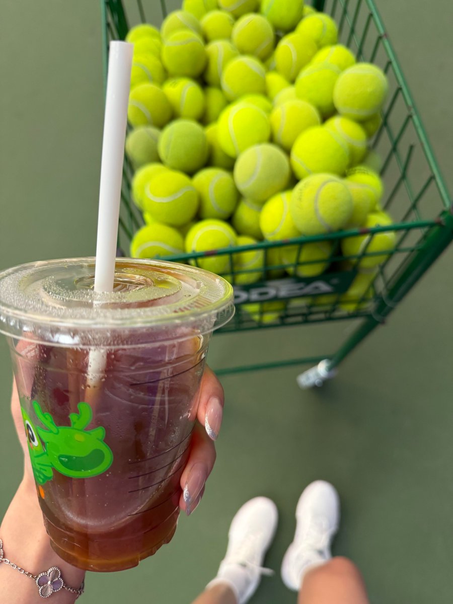 Petal0i's tweet photo. There are an unusually large number of tennis matches on Fridays. https://t.co/HFRqJVuRyP