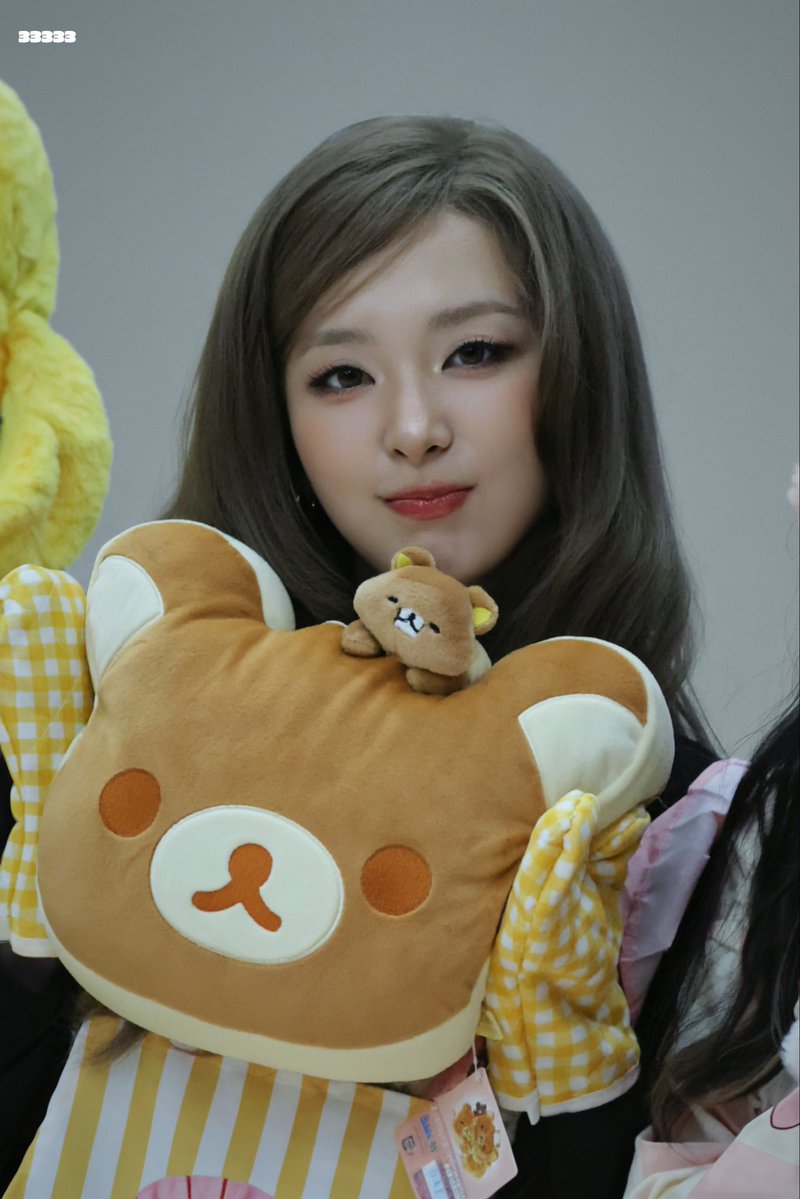 Imnot33_'s tweet photo. 260807 Berriz 팬싸

곰 세머리🐻

#슬기 #SEULGI https://t.co/Y5Xzs11T1a