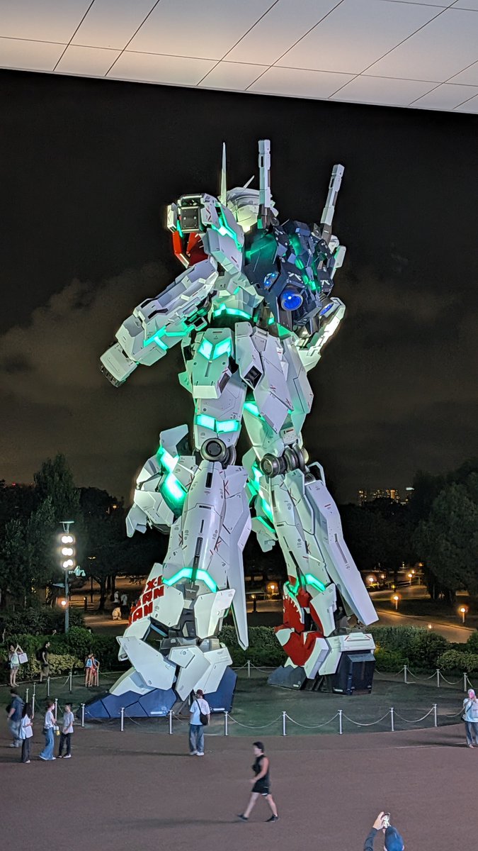 s9732's tweet photo. 夏休み一発目の観光
今月で撤収なのでサイコフレームエフェクトまでしっかり見てきた https://t.co/or1JSfY1Hs