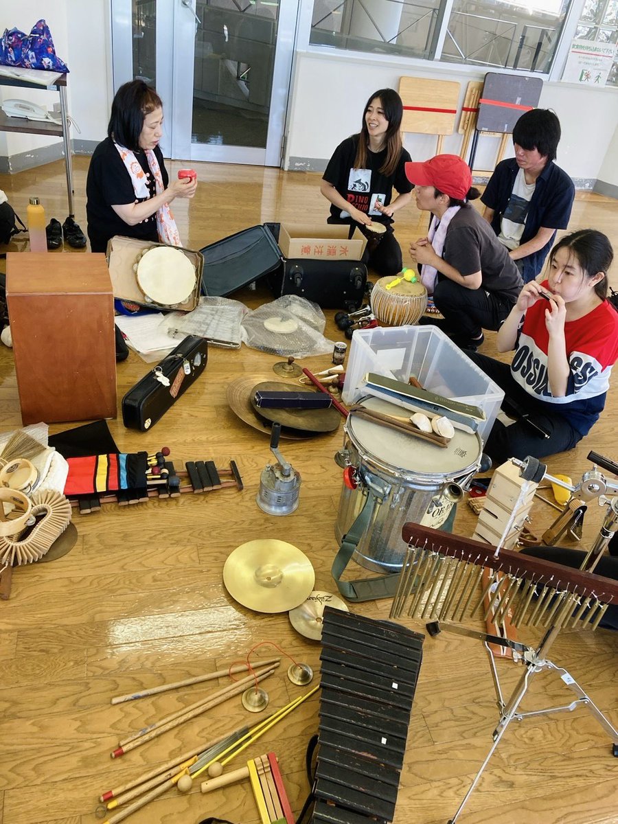 Mashu_and_Kei's tweet photo. 喜多方発21世紀シアター「児演協・創作ワークショップin喜多方」
3日目。
なんとどのチームも3日目でががっと仕上げ始めてきてる。おおー！凄いぞ👏
そして、ましゅ＆Keiはその創った物語に生音を入れるという…うひゃあ！が、がんばれ、私😅(昨年の創作W.Sでも同じこと言ってた気がする💦) https://t.co/rB0jdEFgZM