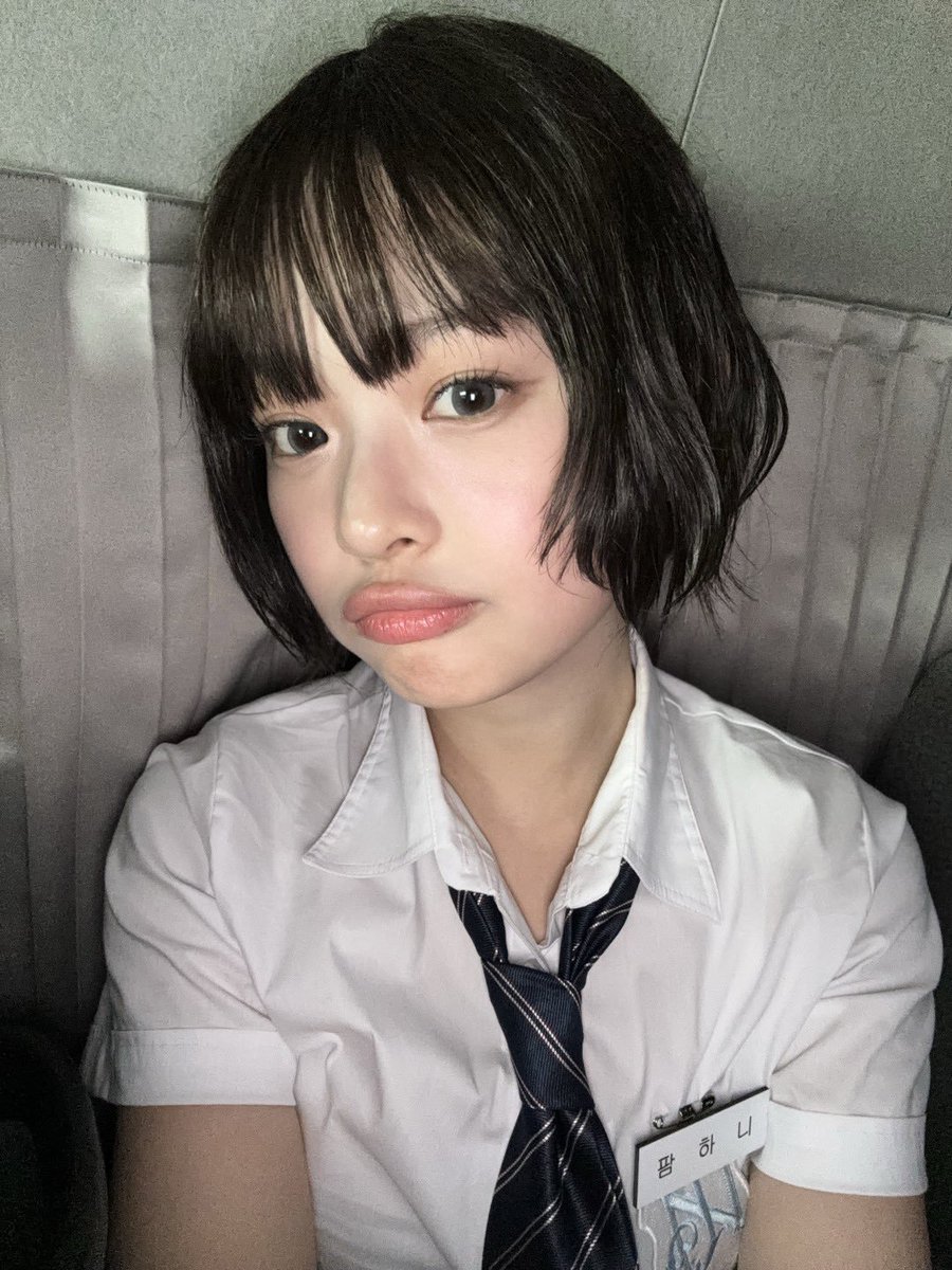 malchaicecream4's tweet photo. 단발팜 최애 셀카 두개 https://t.co/uHwUu8O9Mr