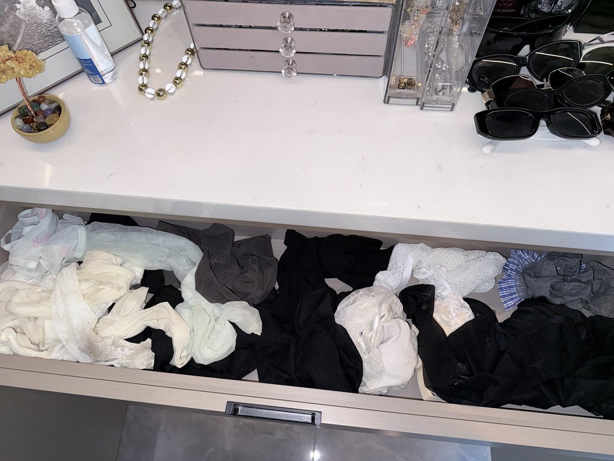 MilkTcouple's tweet photo. 我的鞋刷子呢？

#女s #鞋奴 #原味 #扫楼 #厕奴 #贞操锁 #雌堕 #锁奴 #原味 #atm奴 #上贡 #贡畜 #白给 https://t.co/osiNTfgflf