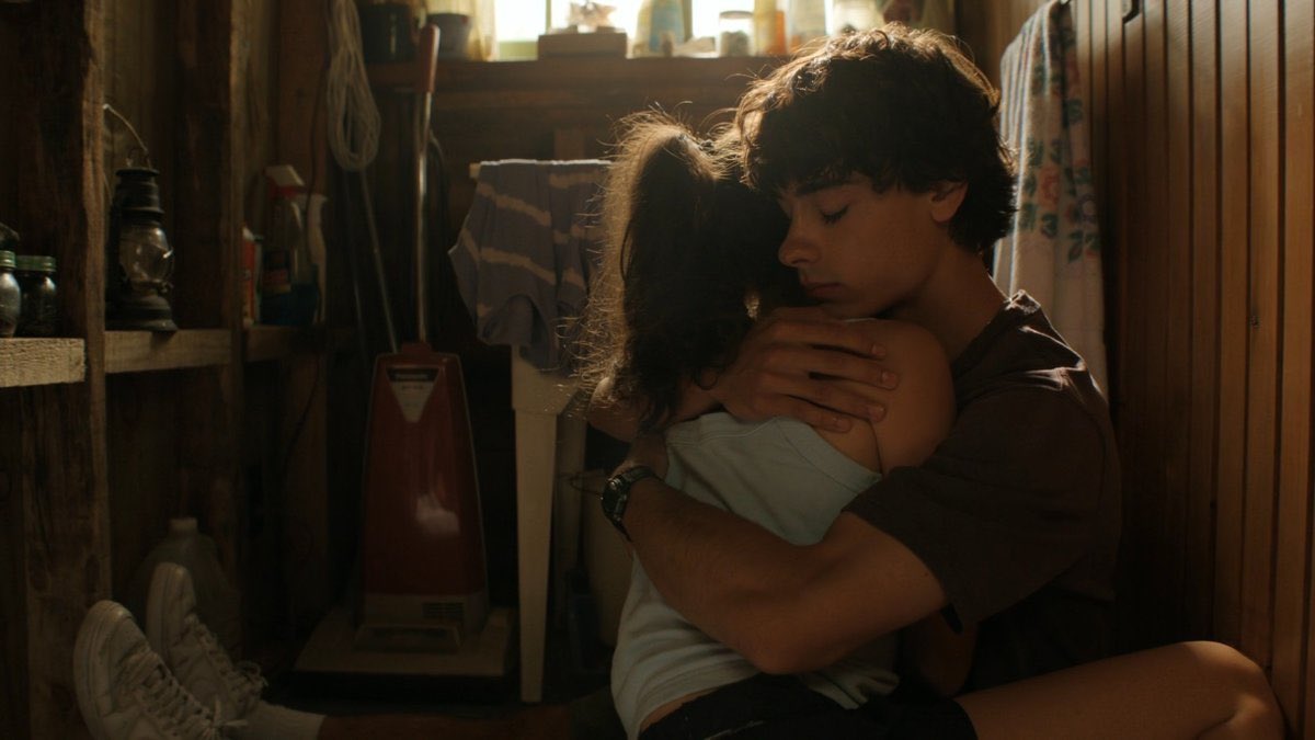 weirdshelIey's tweet photo. completamente obsesionada con ellos, el mejor slow burn que vi en años https://t.co/p4Fg2kNvEp