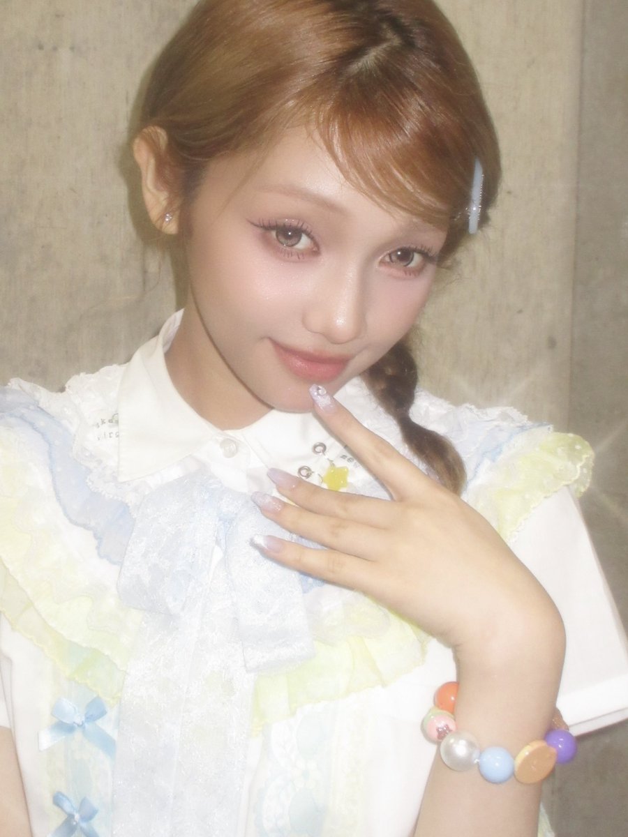 UNIS_offcl's tweet photo. ⊹ ࣪ ˖ やった〜！ついに『UNI☆Sparkle!』の全5曲をみなさんに披露できました♪ ٩( ´ω` )و ♪
会いに来てくれてありがとうございます！夏はやっぱりEverAfterのみんなと一緒だからこそ特別だなって思います♡ 私たちと同じくらい楽しんでもらえていたら嬉しいです！🌟⊹₊⋆

#UNIS #유니스
#GEHLEE #젤리당카