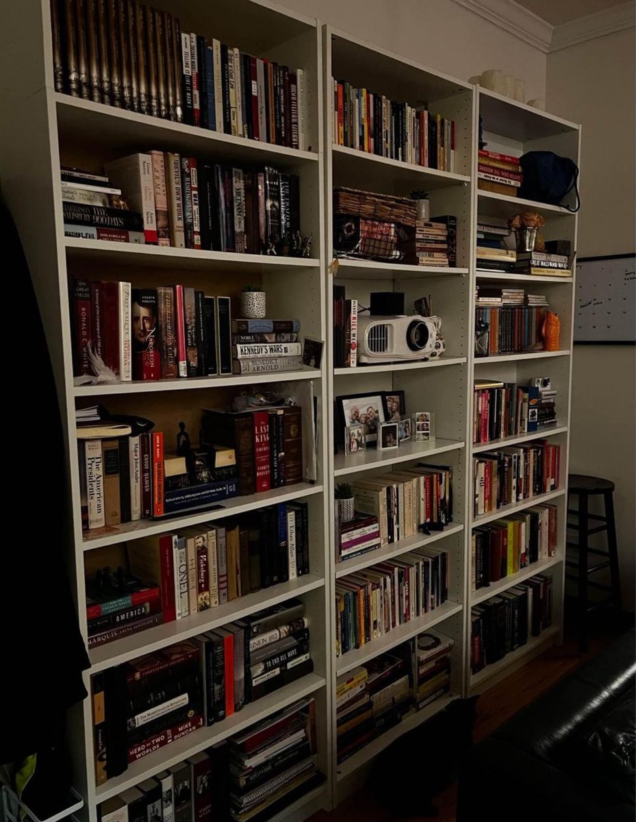 gracecamille_'s tweet photo. We are currently selling our beautiful blue bookshelves and just remembered the LAST time we sold our shelves like omfg this is HELL https://t.co/wGb8Uq57sq