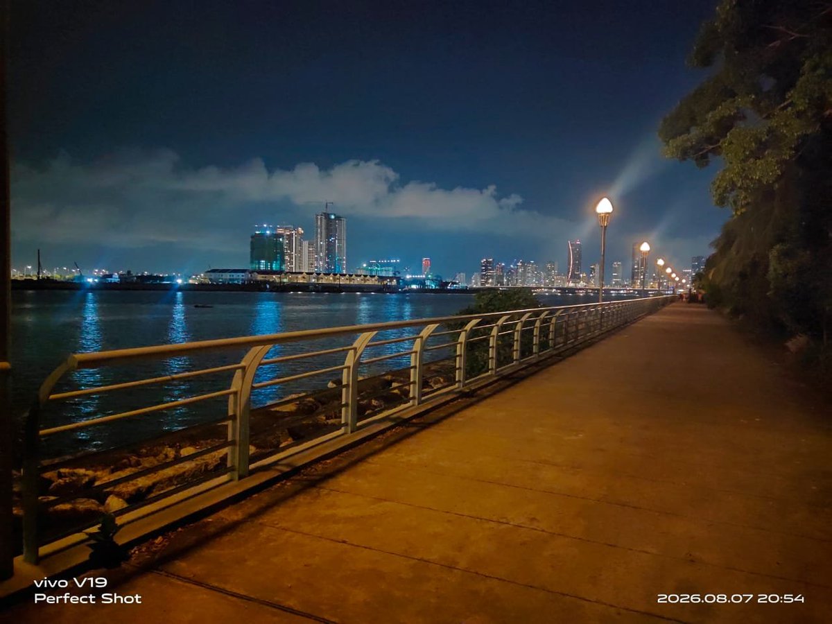 ProsperUbani1's tweet photo. It a beautiful and peaceful night https://t.co/rXO0D2TYxR