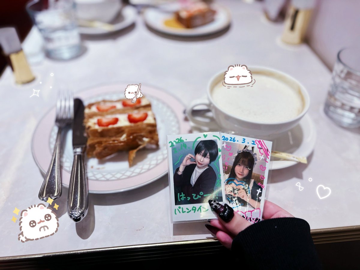 x_x___nyan's tweet photo. この前東京行った時美味しいカフェ行ったんだ〜ここすごく美味しかった！
かなちゃんのチェキも連れてって一緒にお写真撮ったよ＞ᵕ＜🍒✩ https://t.co/8wwAixxt7p