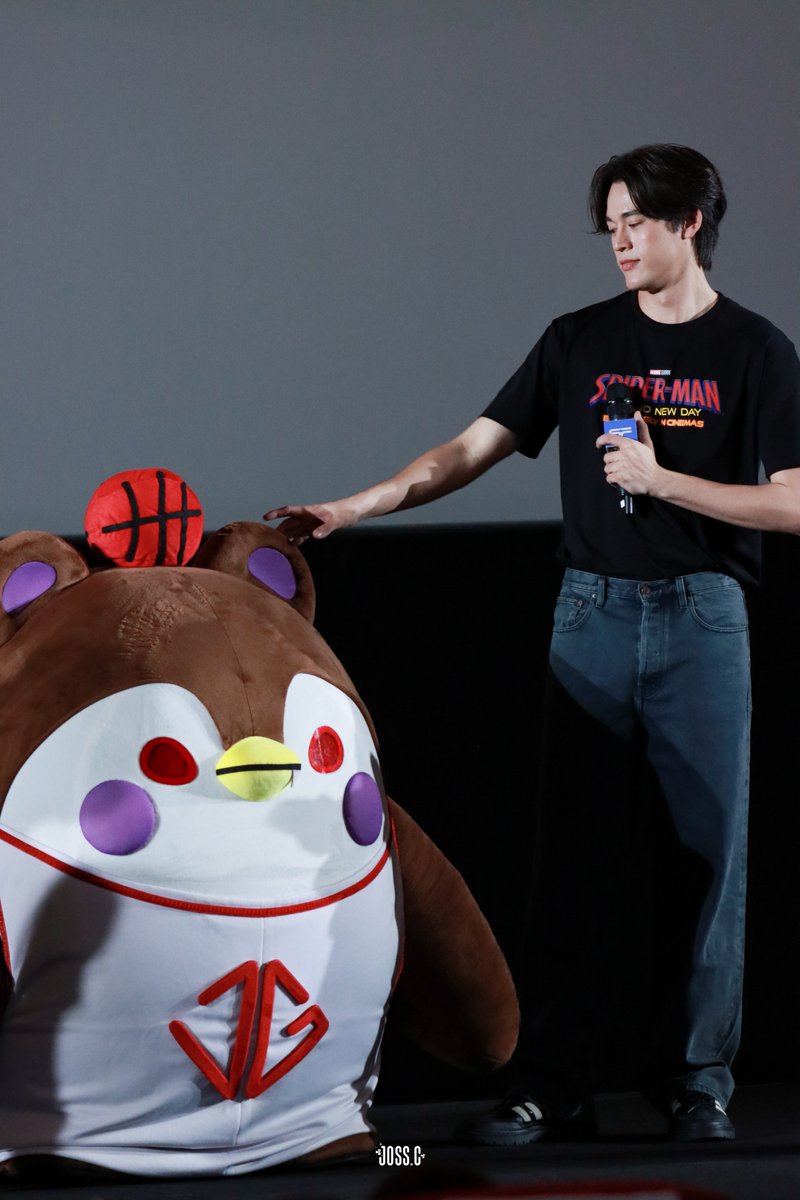 j2728g's tweet photo. ขอจับหน่อยได้ไหม 😚✨🐻🐧

JGG FAM SPIDER MAN
#SFxJossGawinGuinzly

⌜#jg2728Pic⌟ https://t.co/mSJiTkPQ4P