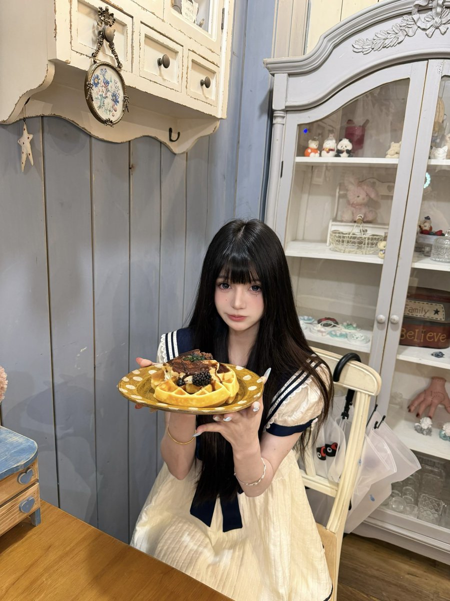 xiaotuwansui's tweet photo. 这个饿晕咋这么萌 https://t.co/o6XTP3N8Q5