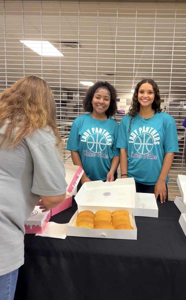 RPHS_GBB's tweet photo. Seniors Serve Staff ‘26 #FBISDConvocation26 #MakeYourMark #ALLIN #NOBEC #Together https://t.co/58TzJphW4H