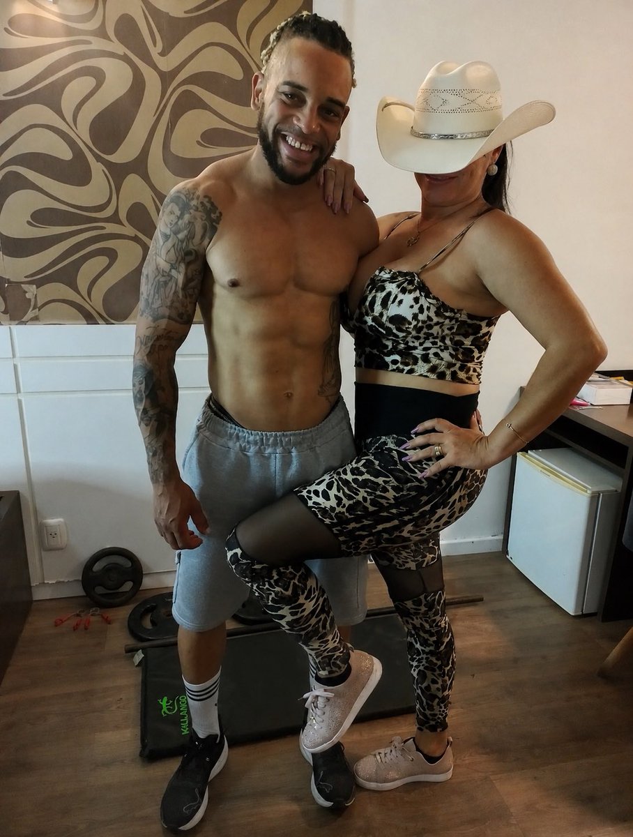 AnalBoiadeira's tweet photo. Não percam essa...
O maridão contratou um personal muito gostoso pra mim!
Aí já imagina como terminou né…

https://t.co/5PZo5DgoWz

💃🐎
#boiadeira #hotwife #cuckold #prazerreal #videoexclusivo #casalreal #conteudoadulto #casalquente #semcensura #amadorquente #momentosquentes https://t.co/di5q1LExmJ